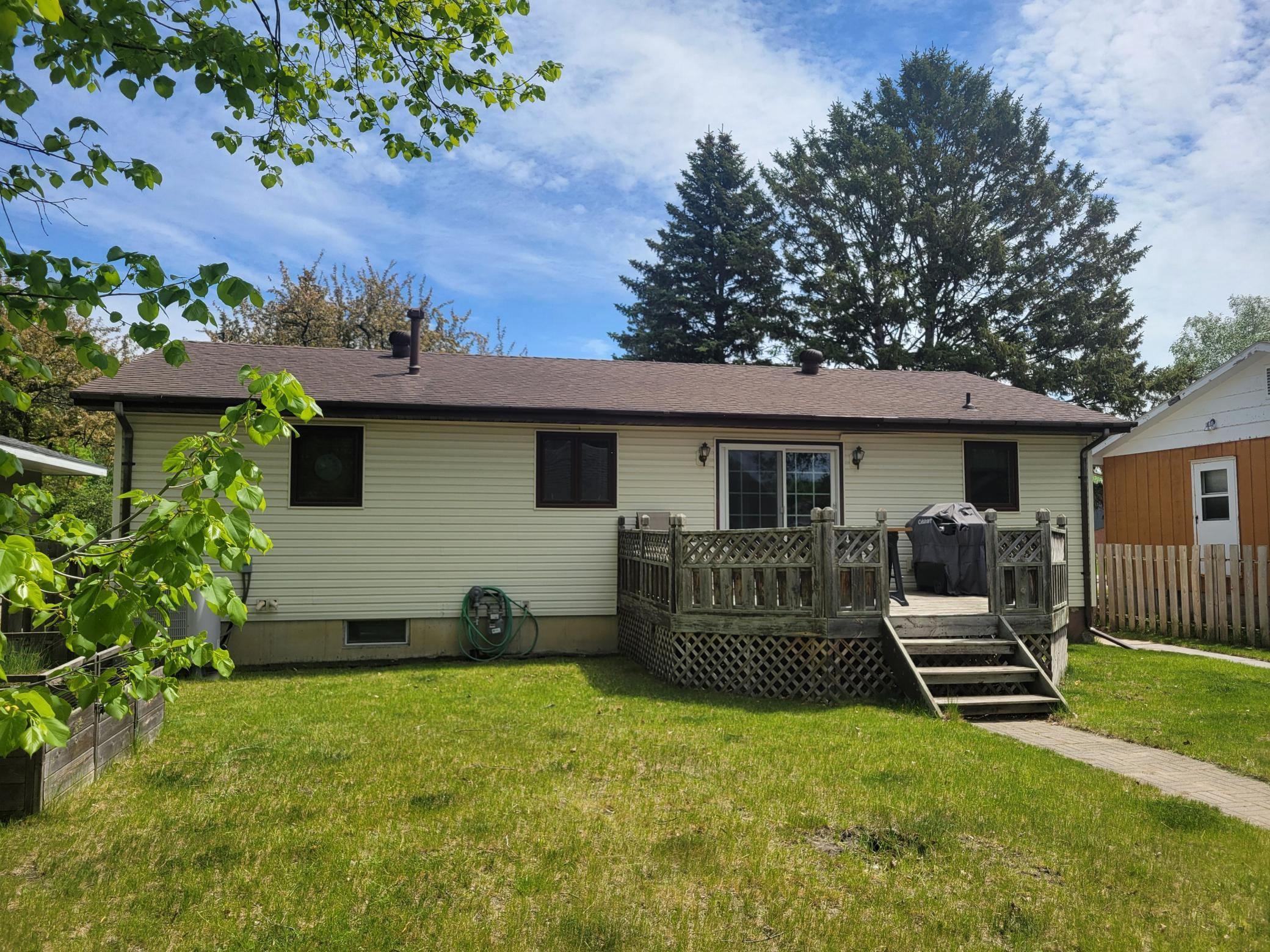 425 Spruce Avenue S Property Photo 23