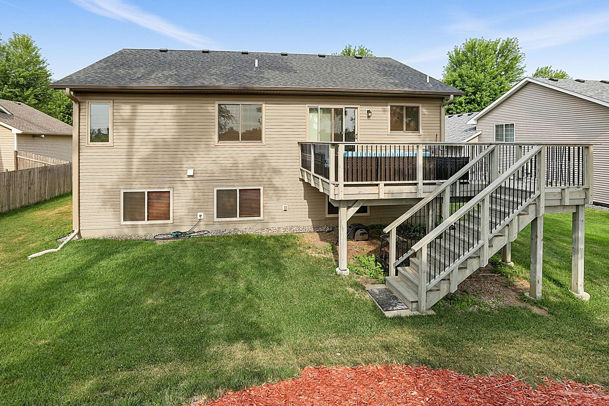 7442 Large Avenue Ne Property Photo 5