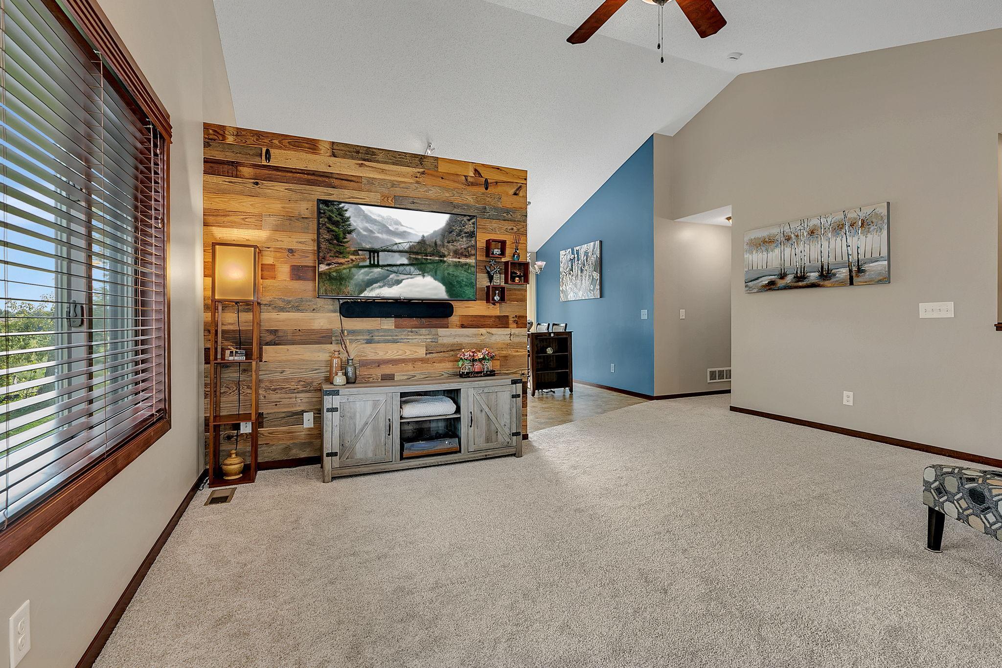 7442 Large Avenue Ne Property Photo 15