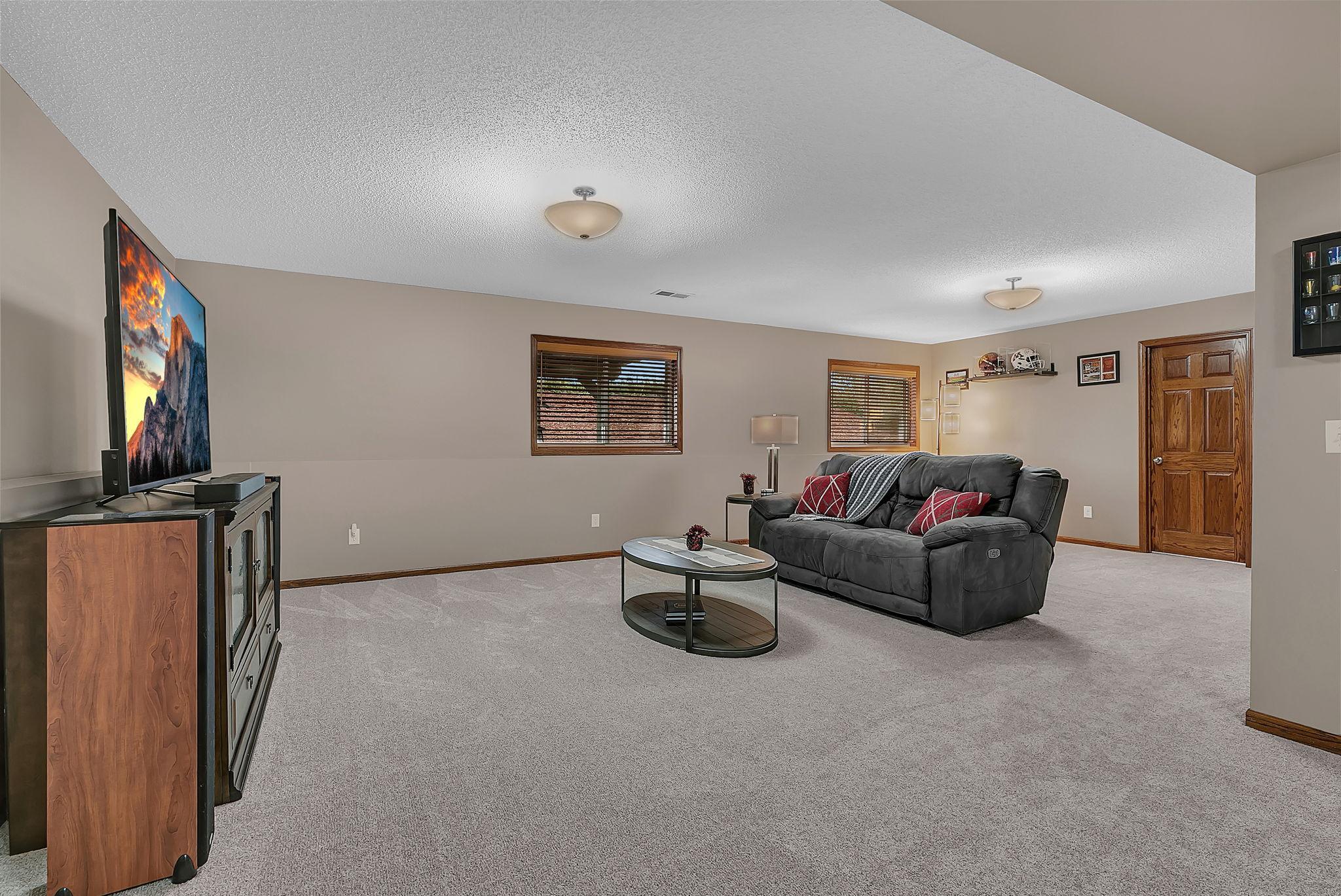 7442 Large Avenue Ne Property Photo 34