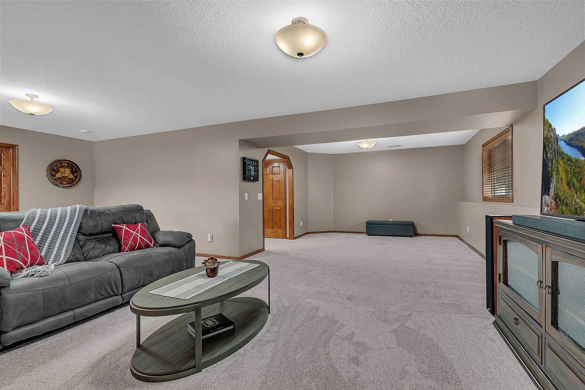 7442 Large Avenue Ne Property Photo 35