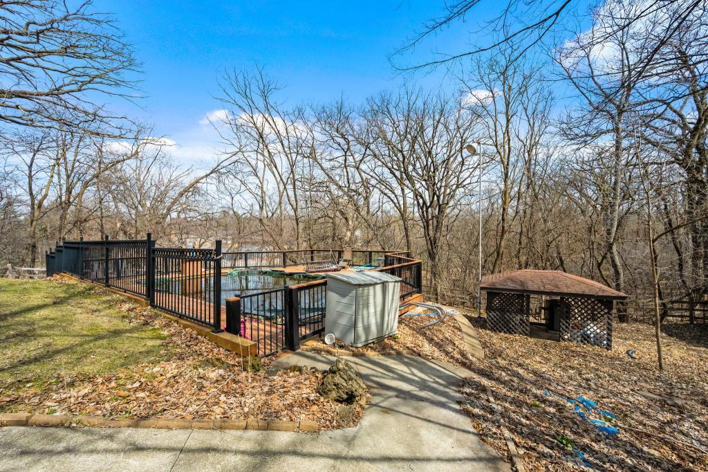 17125 Stodola Property Photo 4