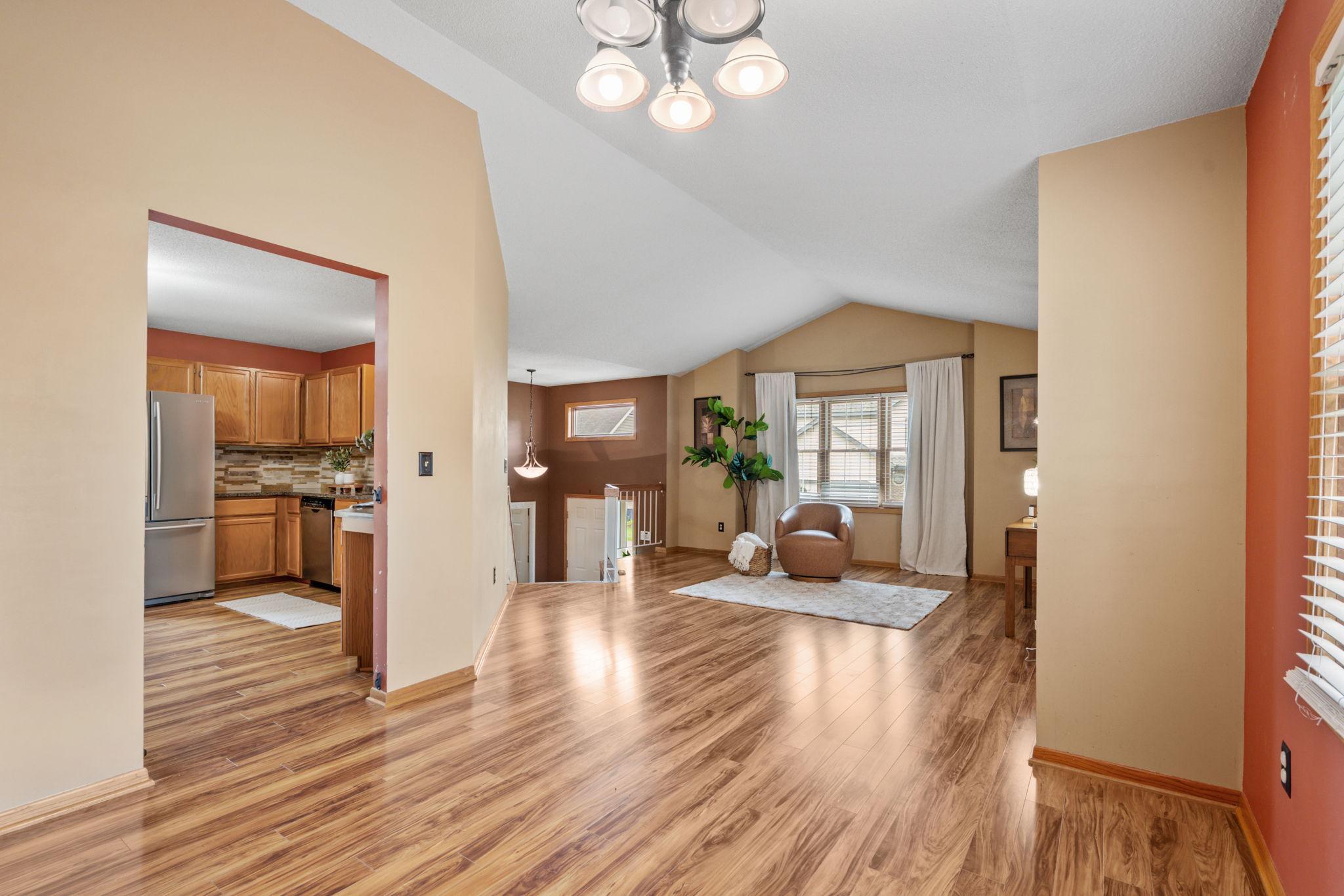 10283 Lee Drive Property Photo 8