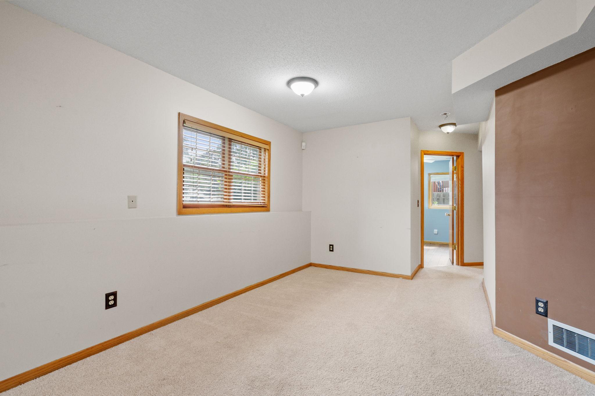 10283 Lee Drive Property Photo 23