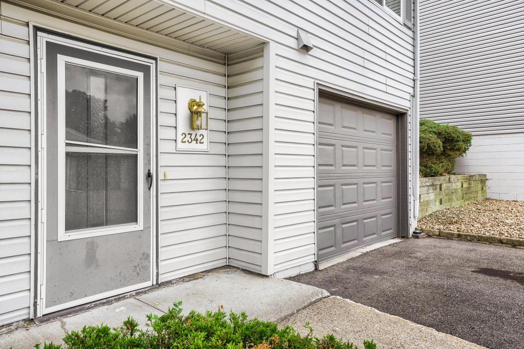 2342 Dorland Place E Property Photo 2