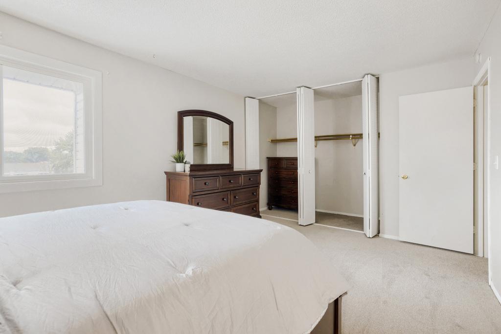 2342 Dorland Place E Property Photo 11