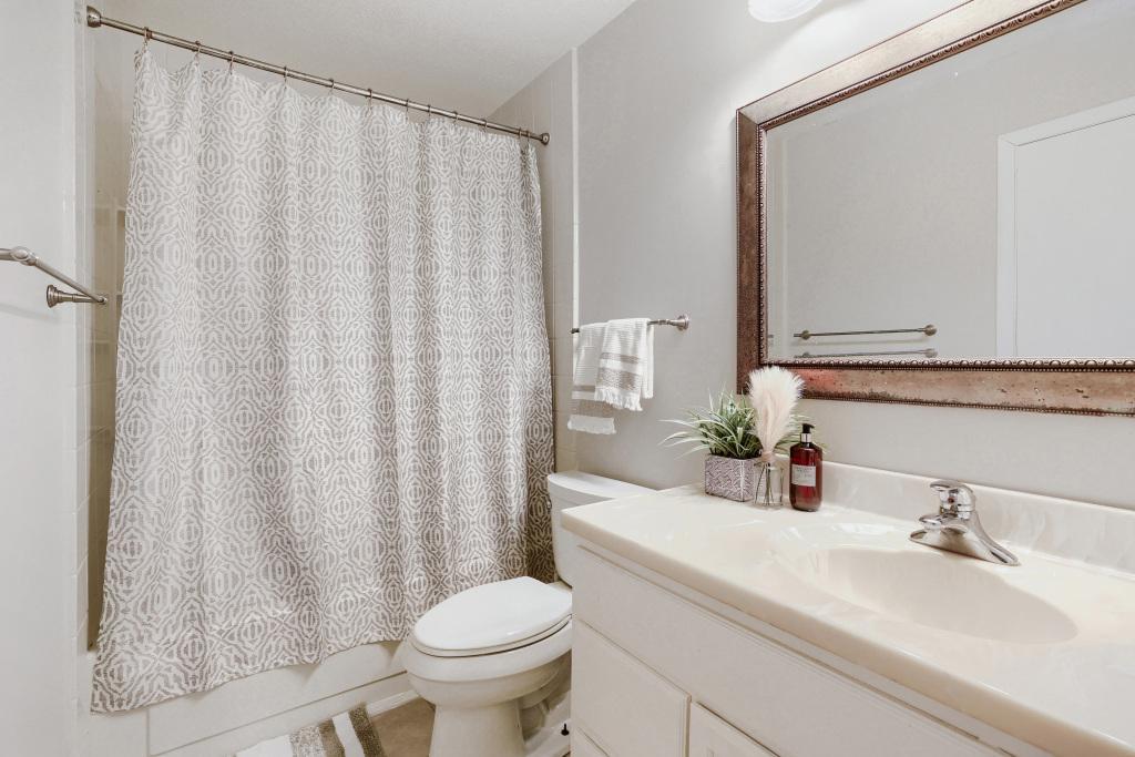 2342 Dorland Place E Property Photo 13