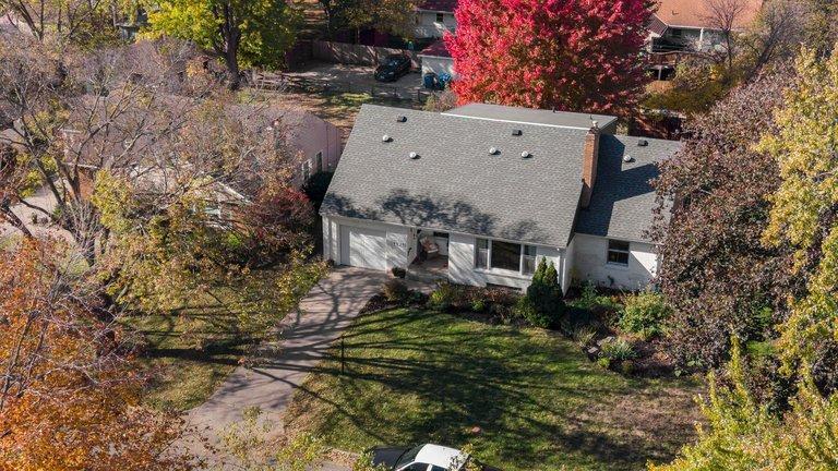 4529 Beard Avenue N Property Photo 2