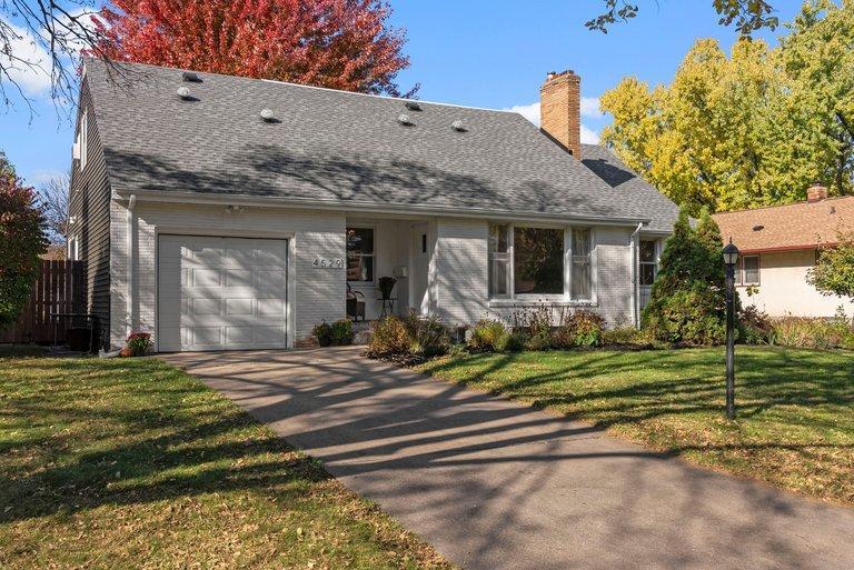 4529 Beard Avenue N Property Photo 3