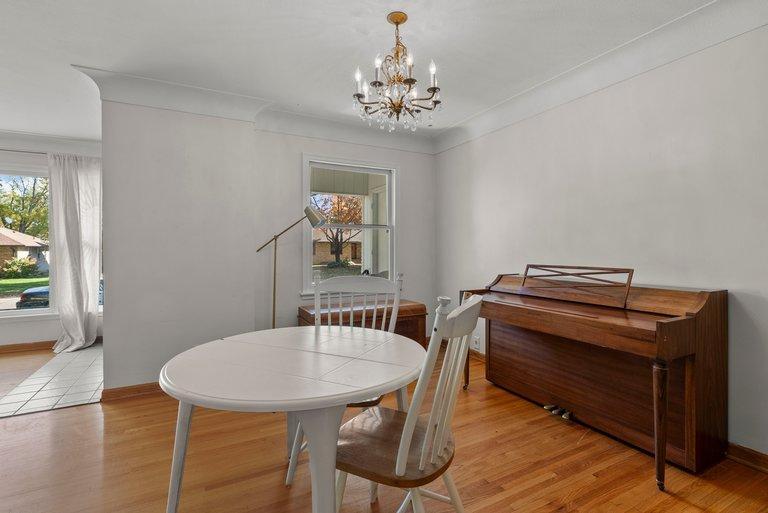 4529 Beard Avenue N Property Photo 7