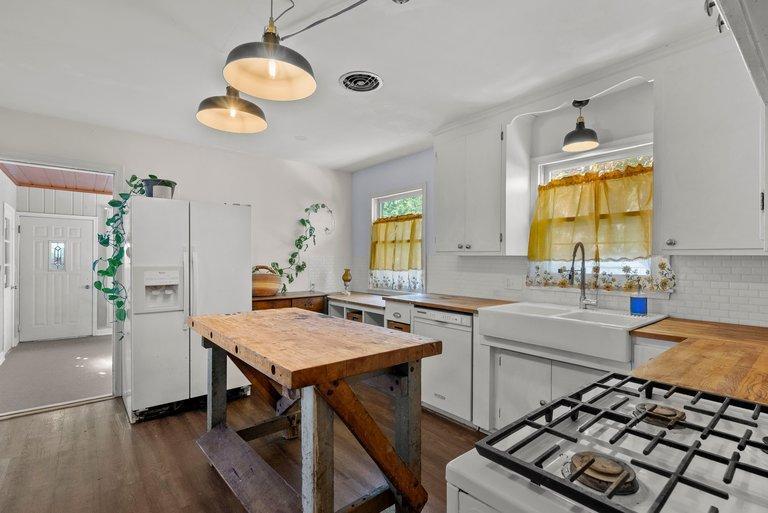 4529 Beard Avenue N Property Photo 12