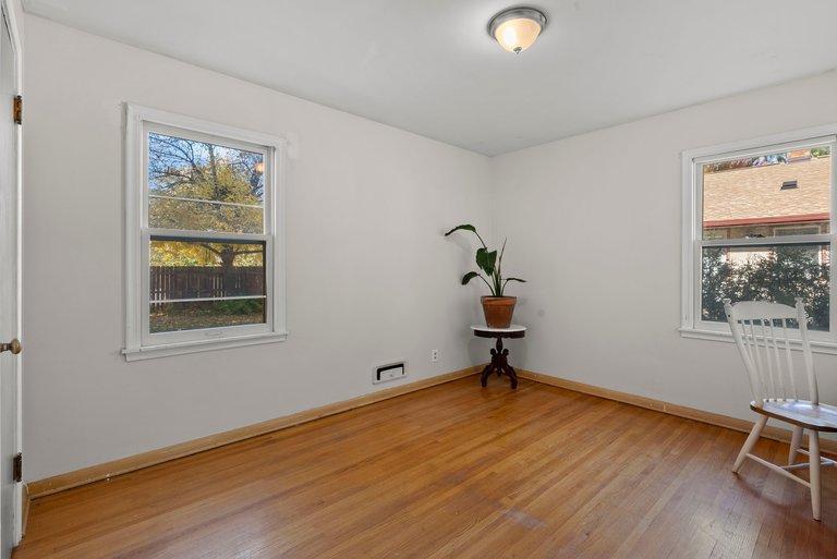 4529 Beard Avenue N Property Photo 15