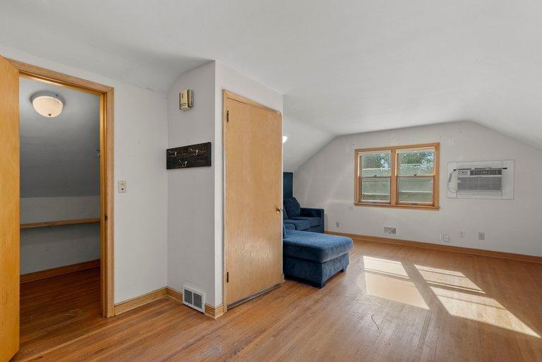 4529 Beard Avenue N Property Photo 17