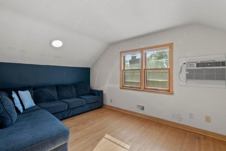 4529 Beard Avenue N Property Photo 18