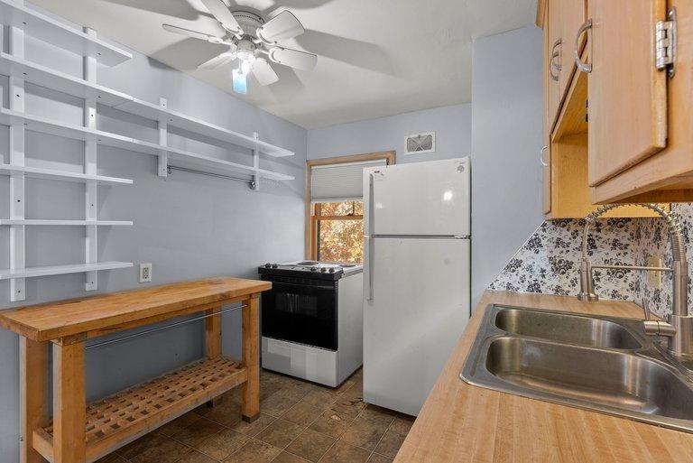 4529 Beard Avenue N Property Photo 24