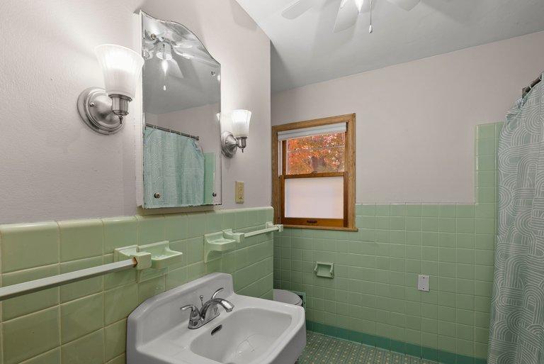 4529 Beard Avenue N Property Photo 25