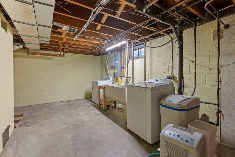 4529 Beard Avenue N Property Photo 31