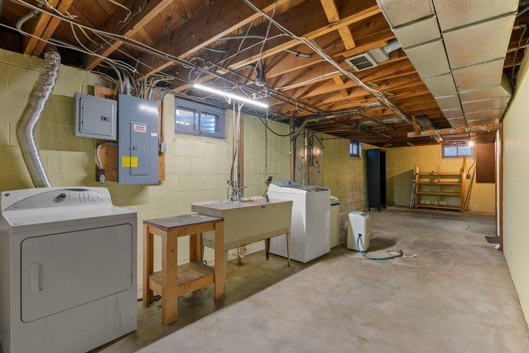 4529 Beard Avenue N Property Photo 32