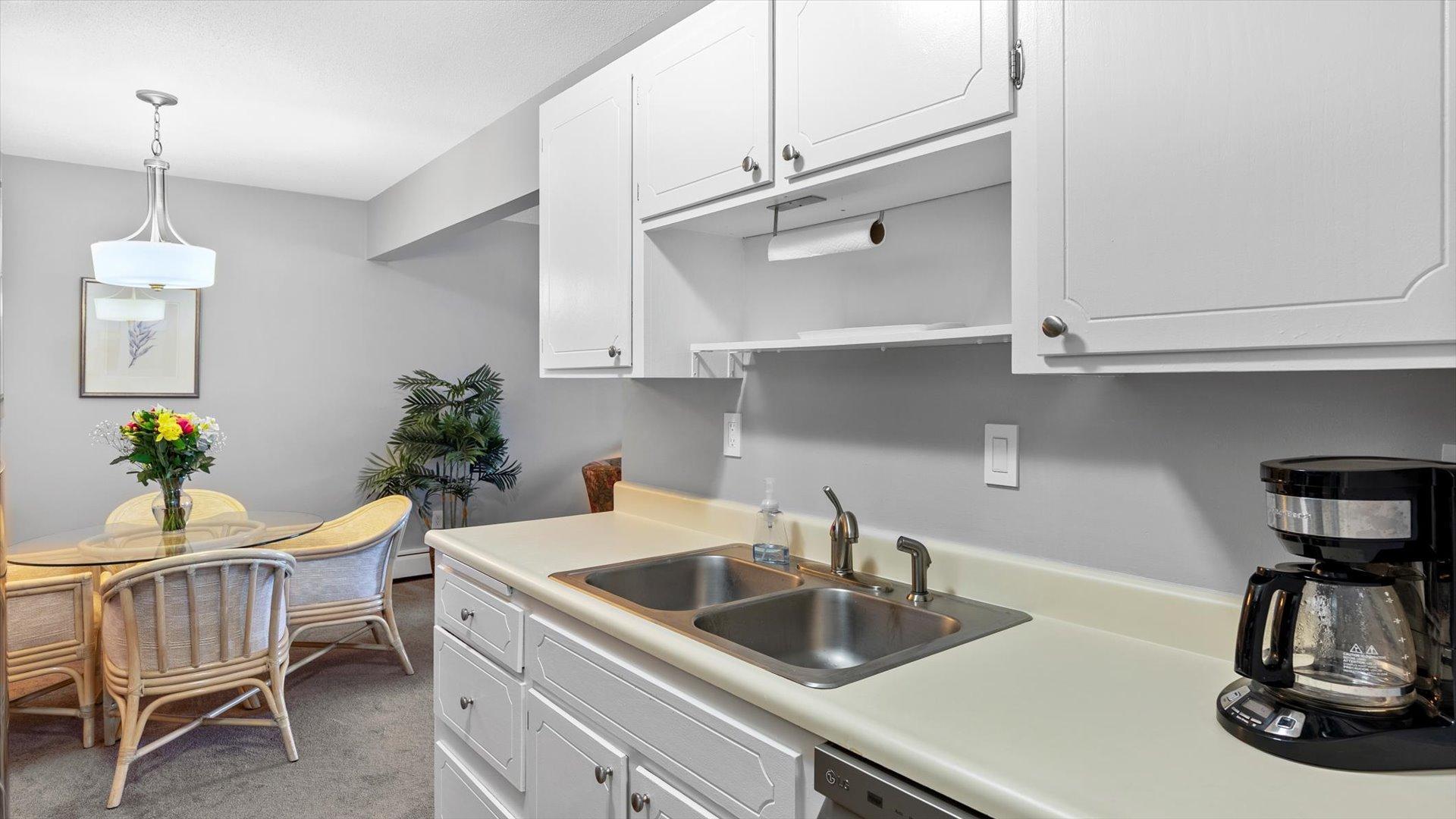 4397 Wilshire Boulevard E305 Property Photo 6