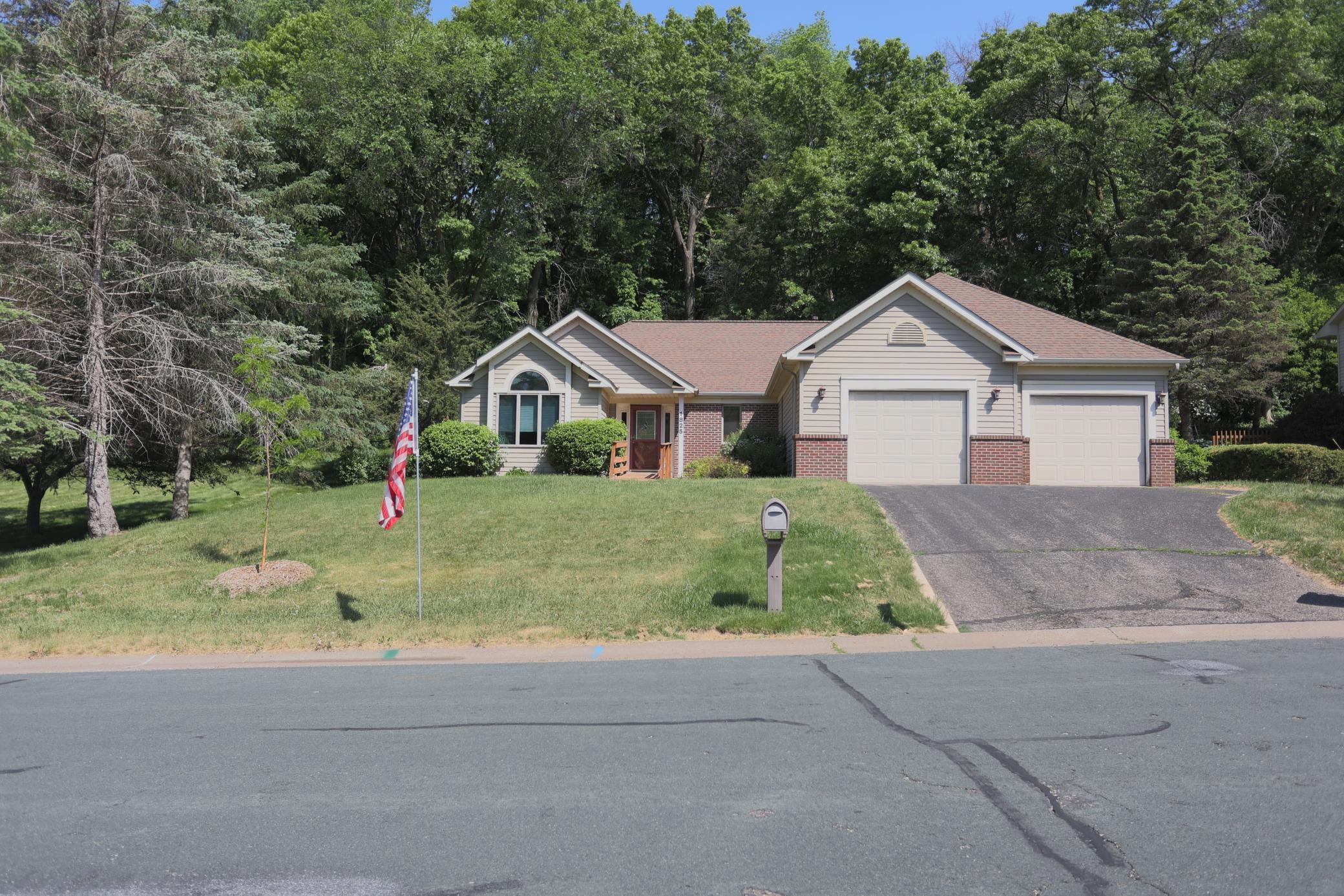 1825 Golf View Drive Property Photo 2