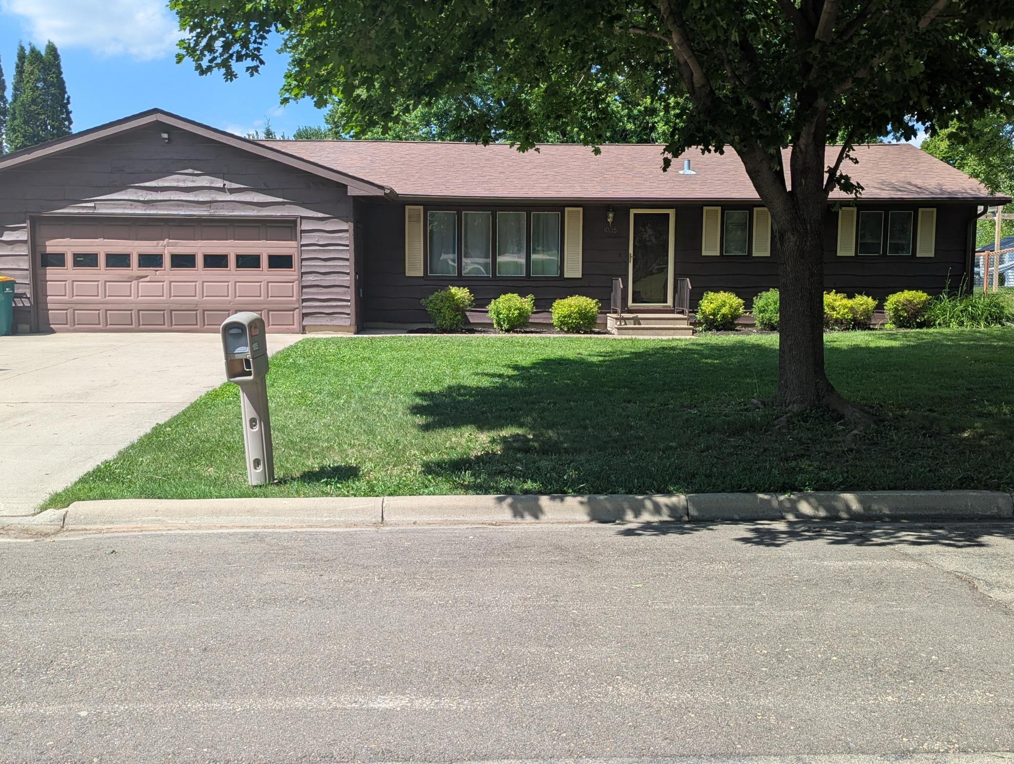 1005 Skylark Lane Property Photo 1