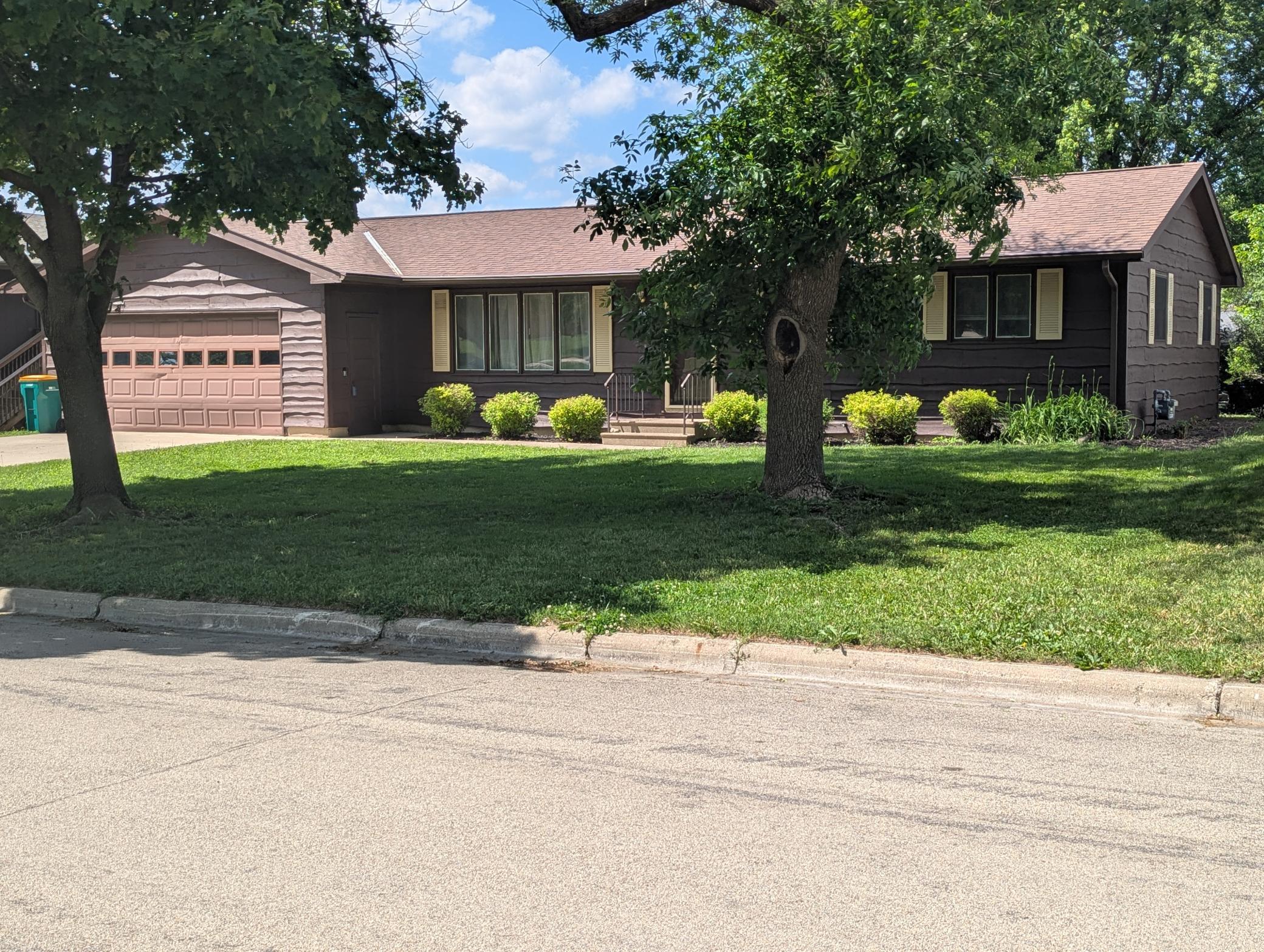 1005 Skylark Lane Property Photo 2