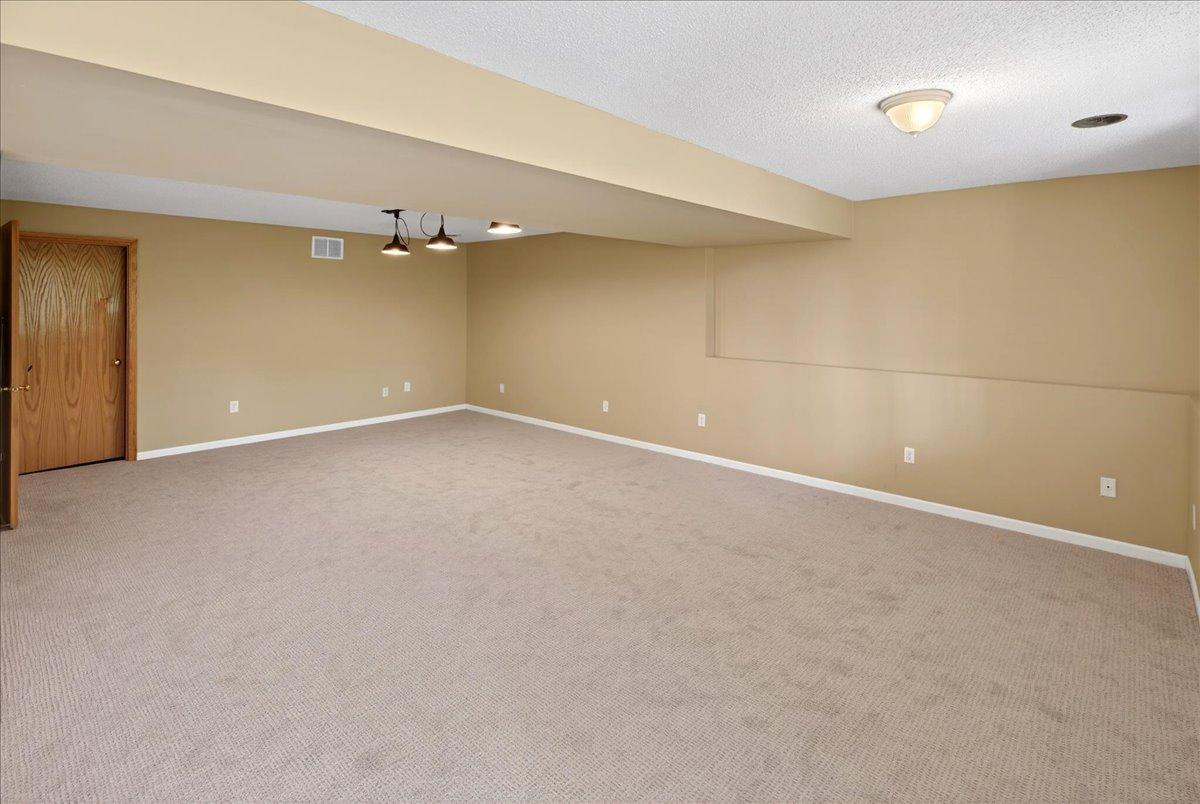 18576 Euclid Path Property Photo 28