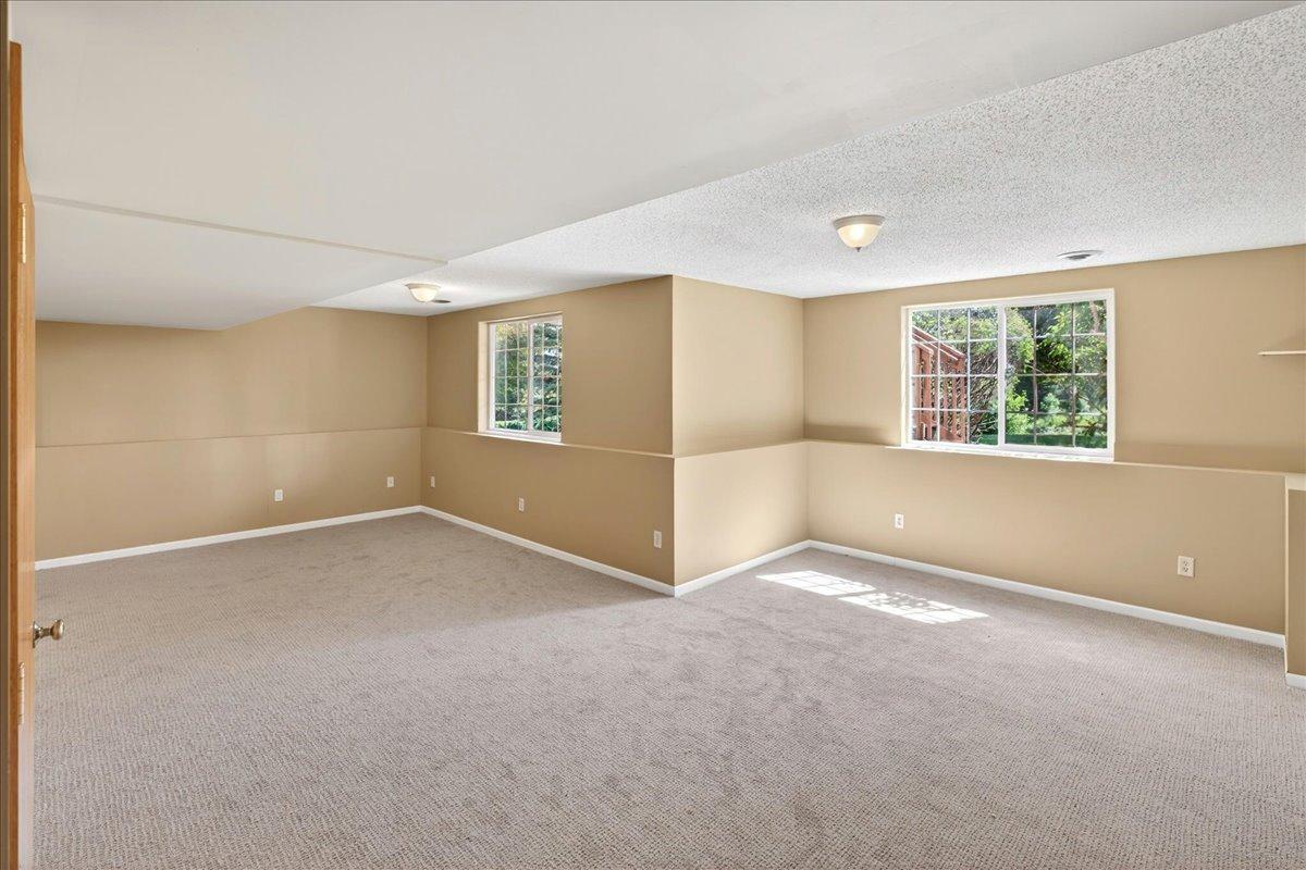 18576 Euclid Path Property Photo 31