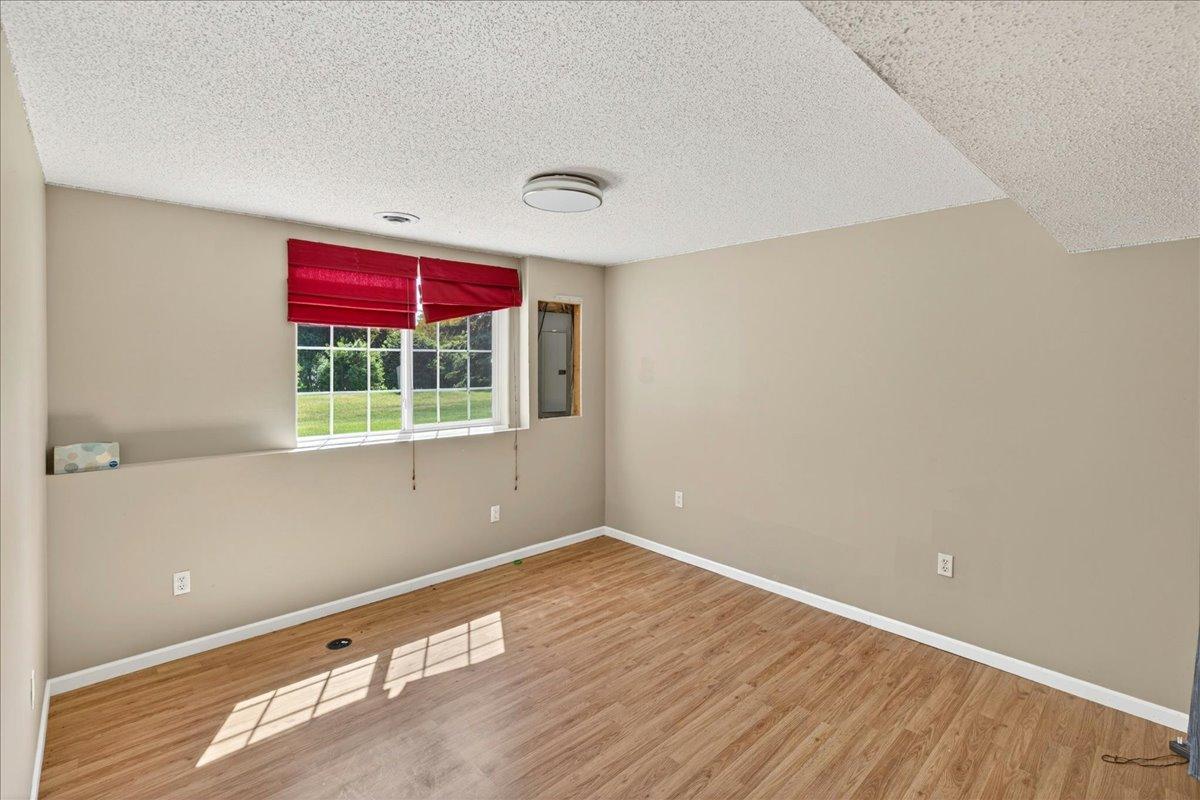 18576 Euclid Path Property Photo 32