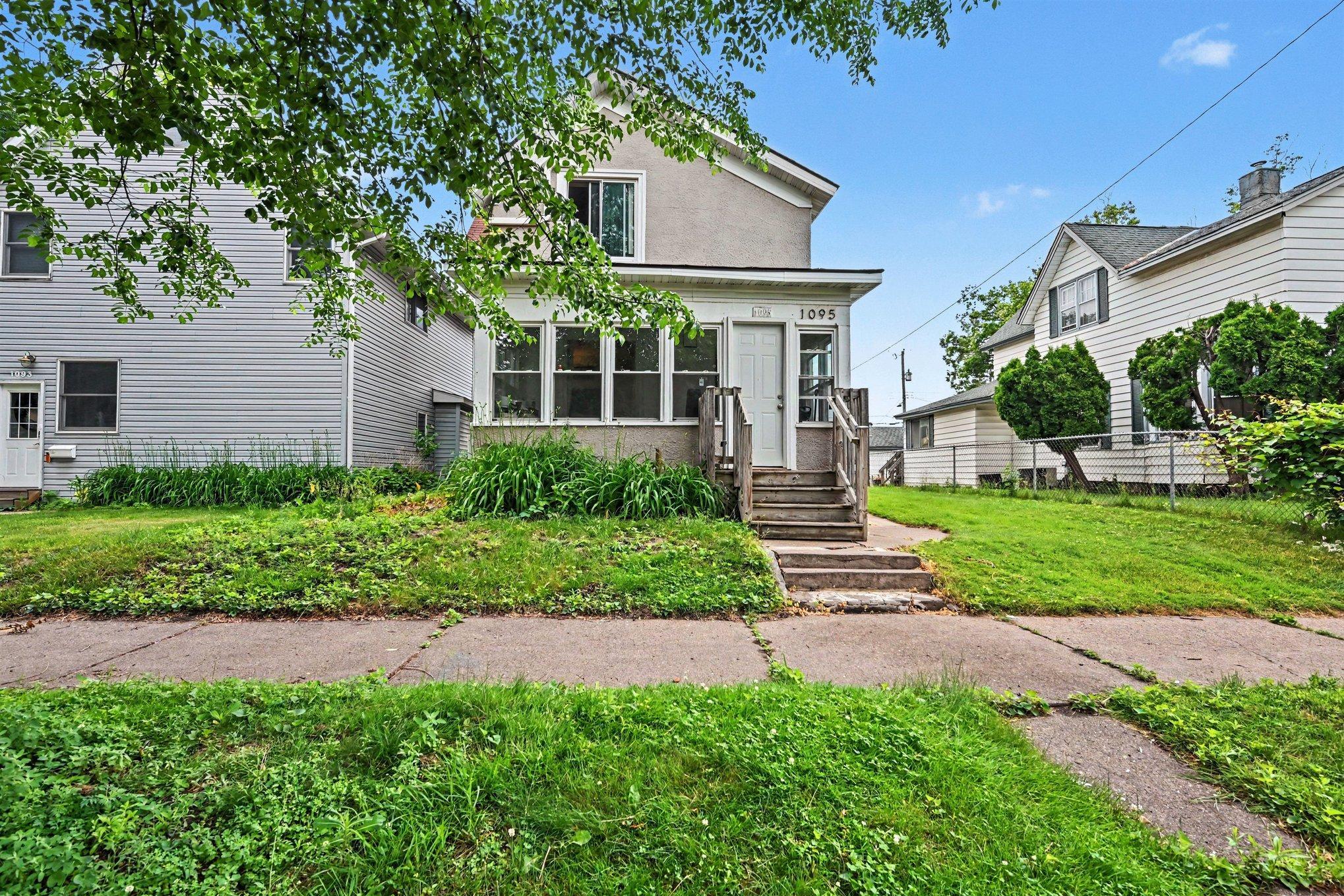 1095 12th Avenue SE Property Photo 1