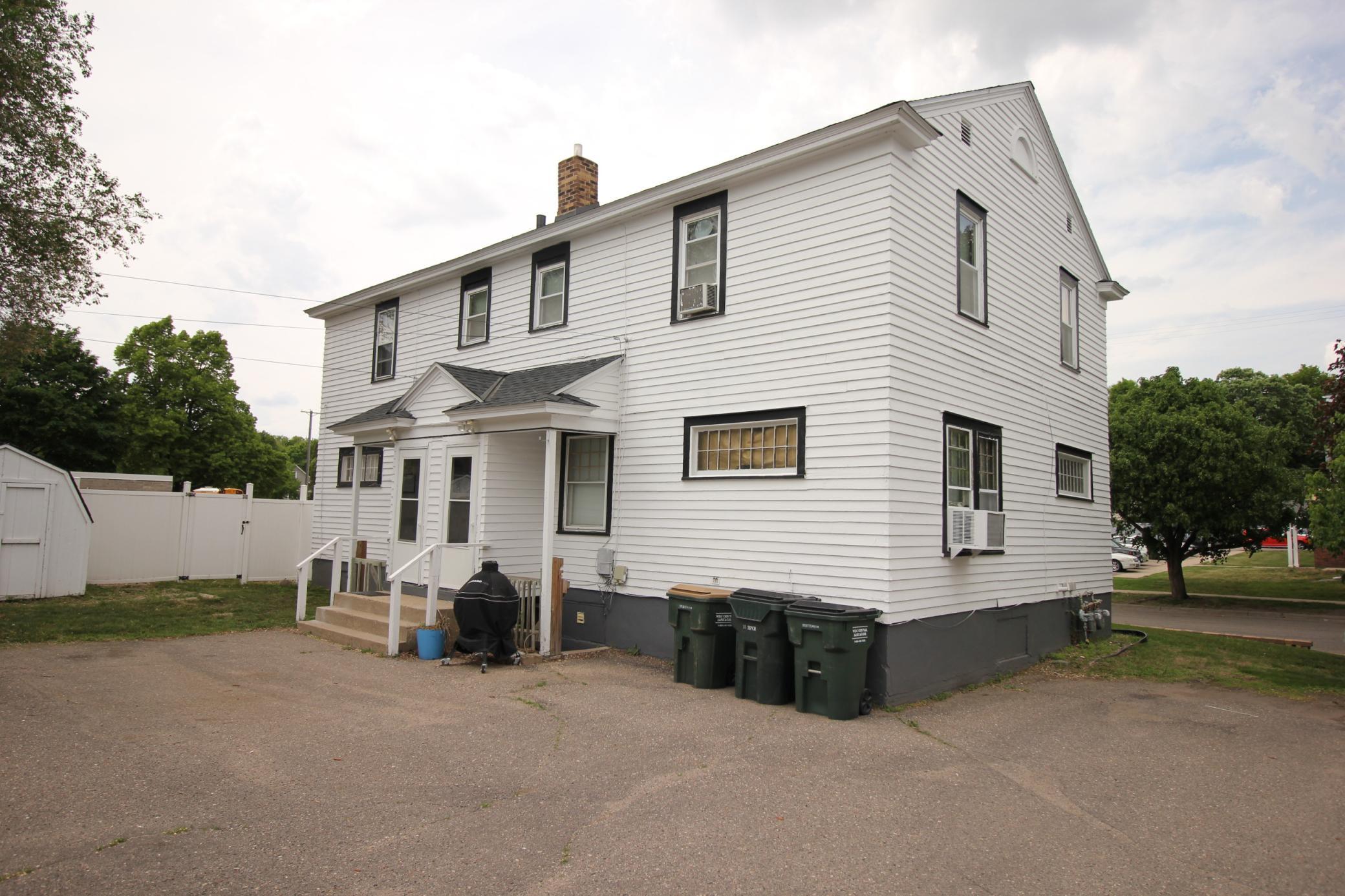 525/527 8th Avenue N Property Photo 2