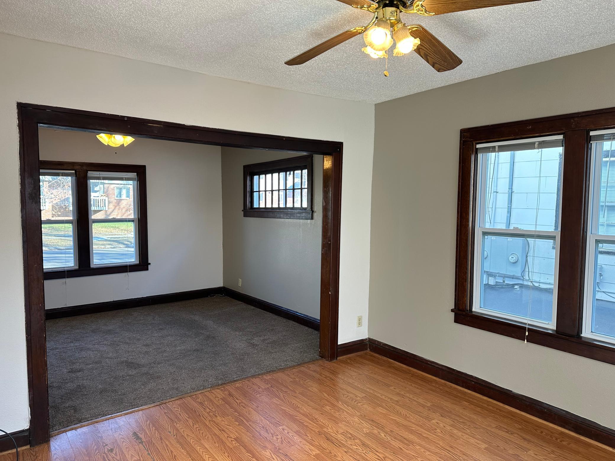 525/527 8th Avenue N Property Photo 6