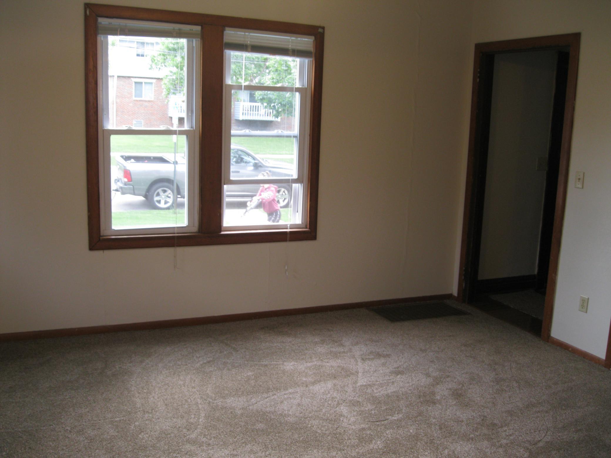 525/527 8th Avenue N Property Photo 13