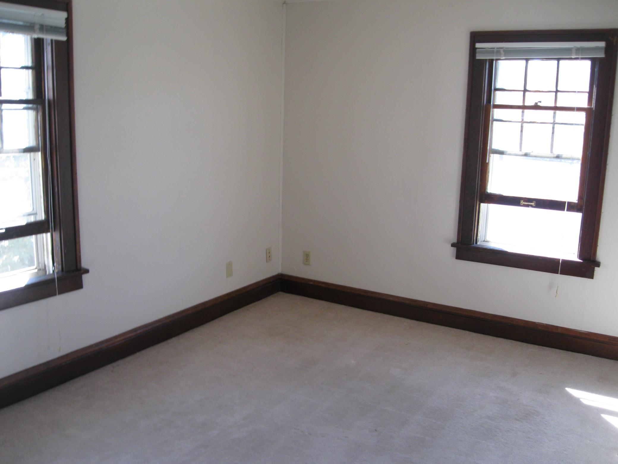525/527 8th Avenue N Property Photo 17