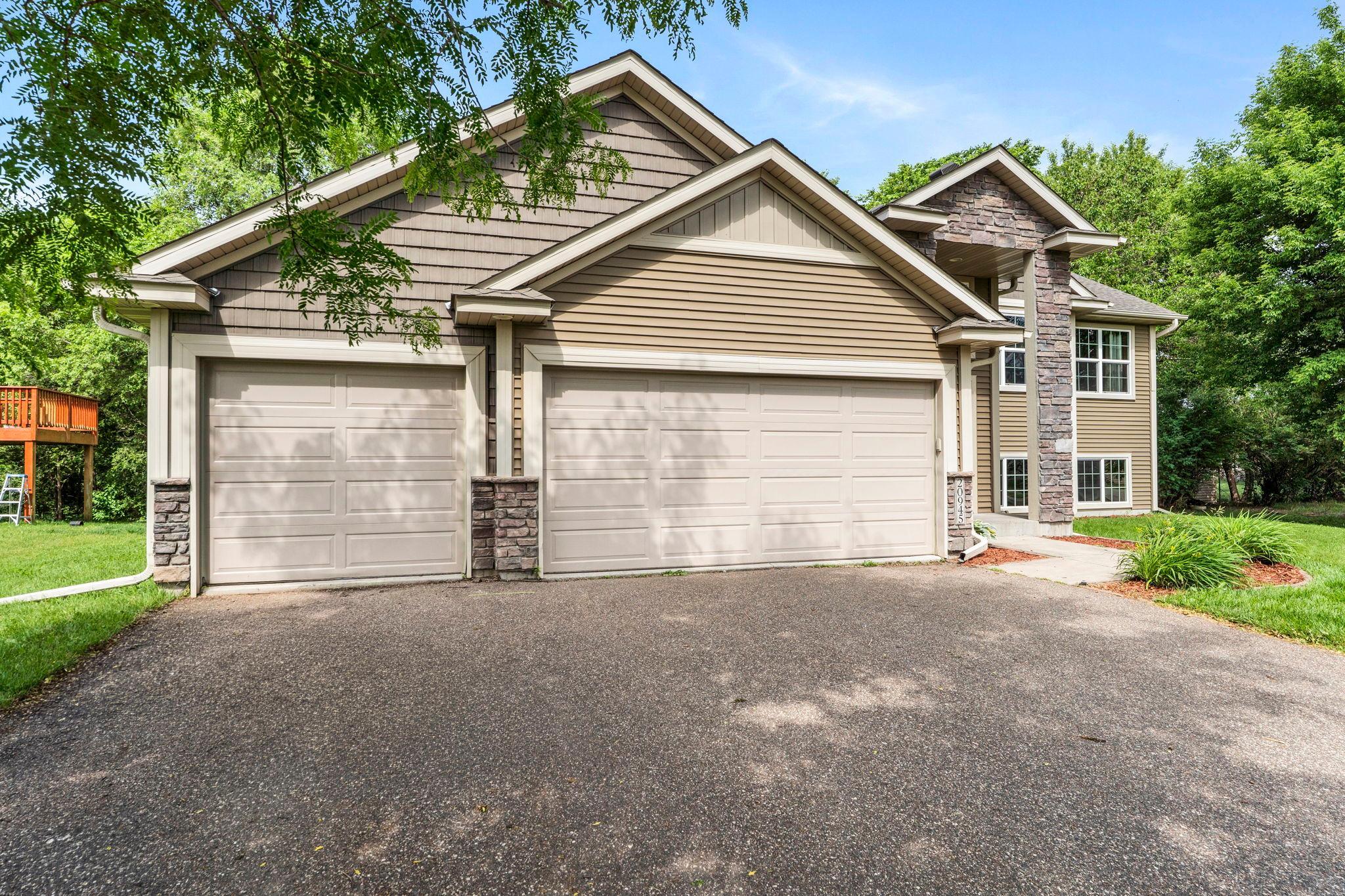 20945 Catalina Way Property Photo 6