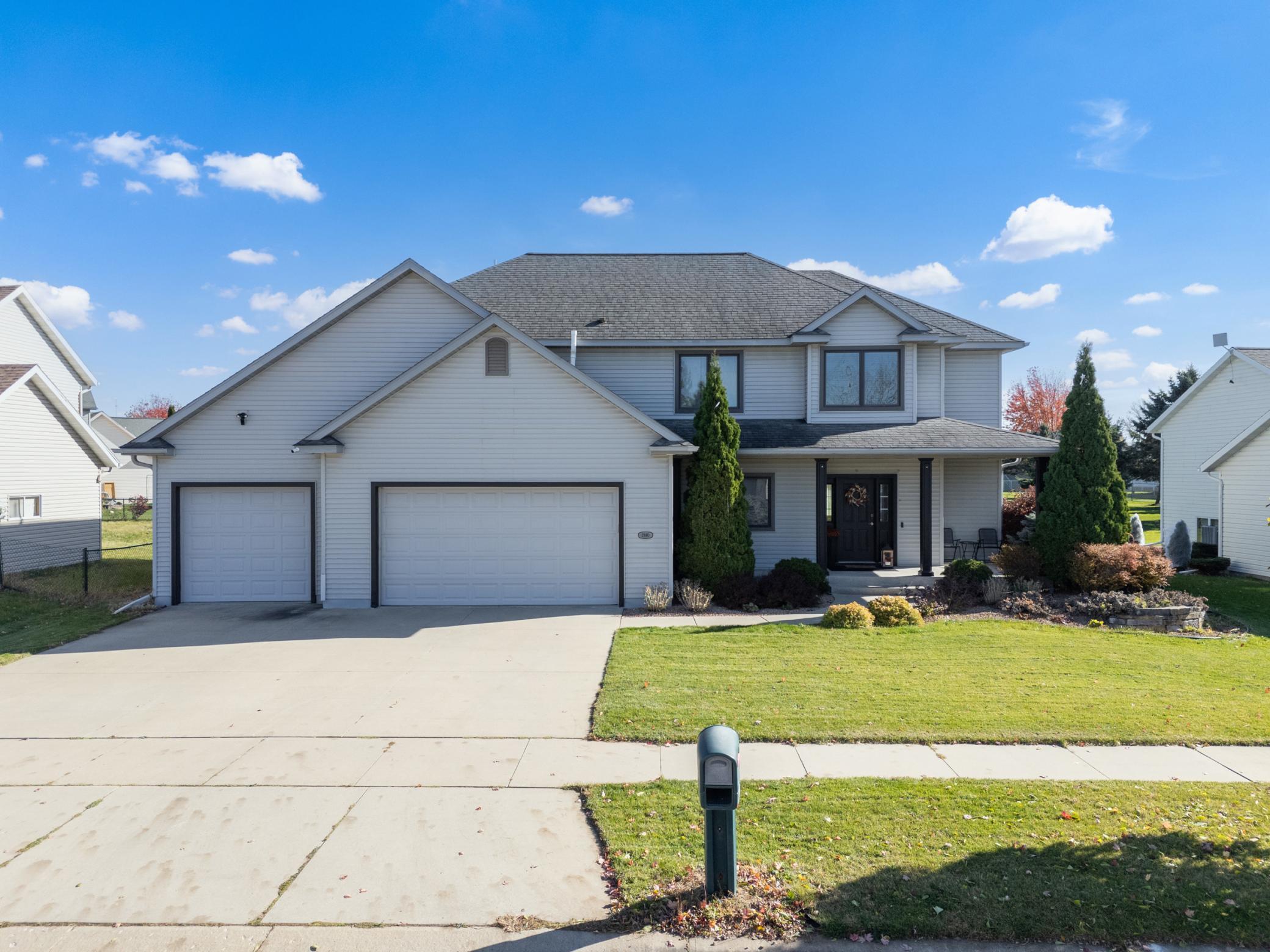 2980 Darcy Drive NE Property Photo 1