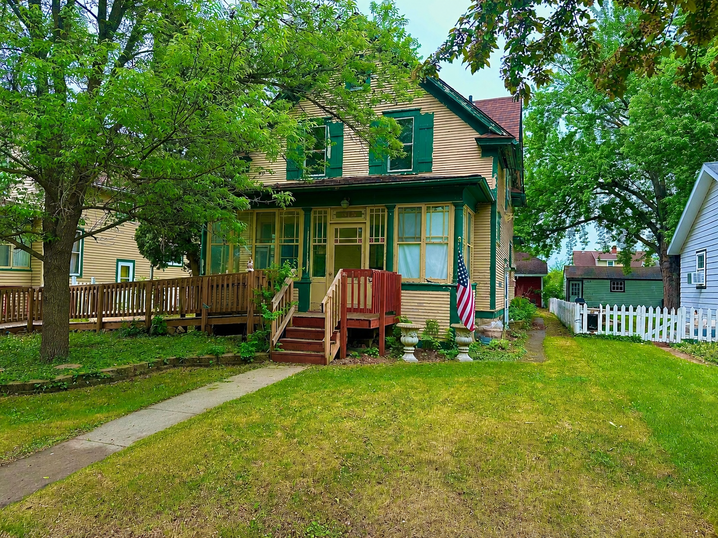 815 Main Avenue N Property Photo 1