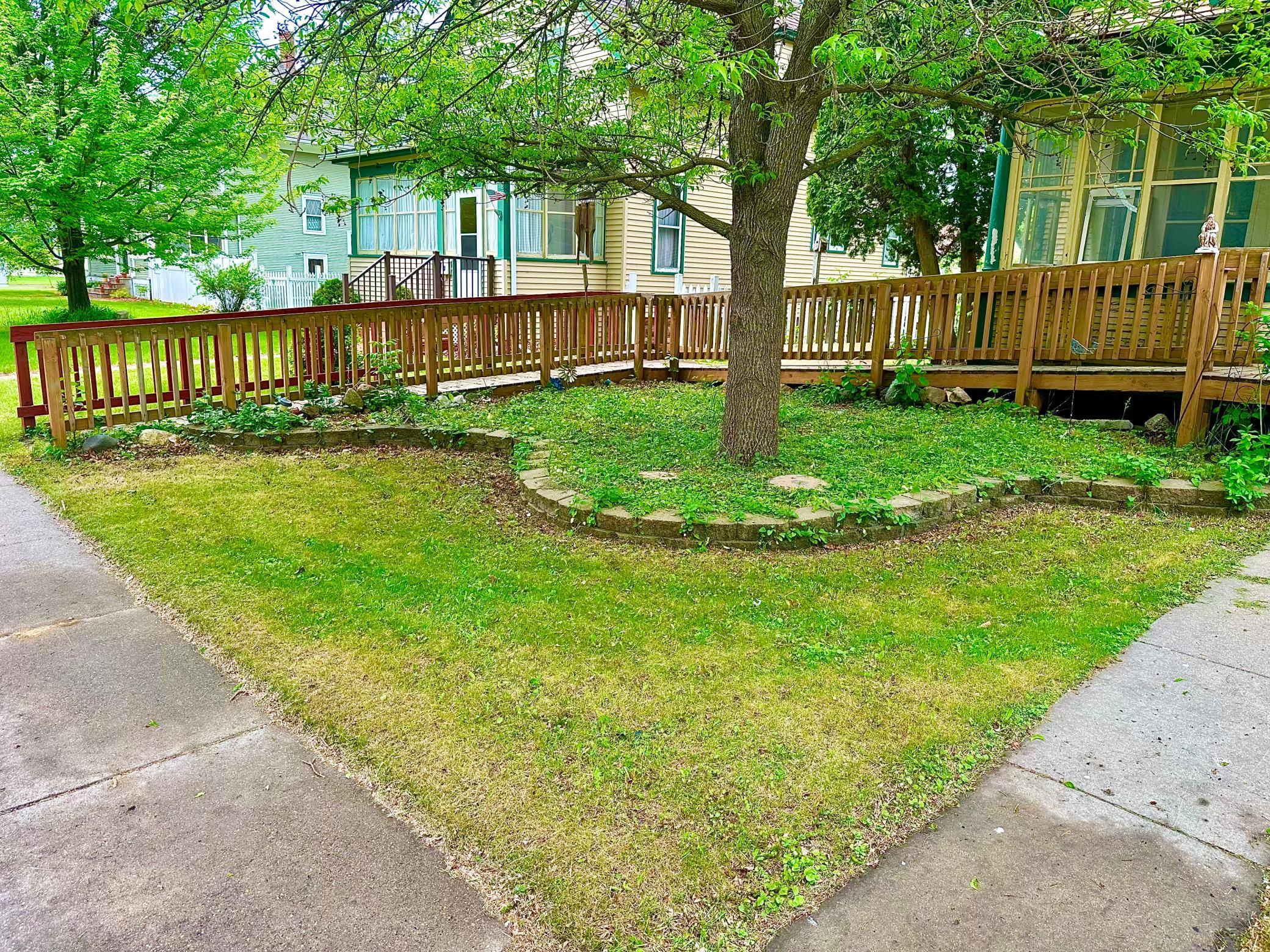 815 Main Avenue N Property Photo 2