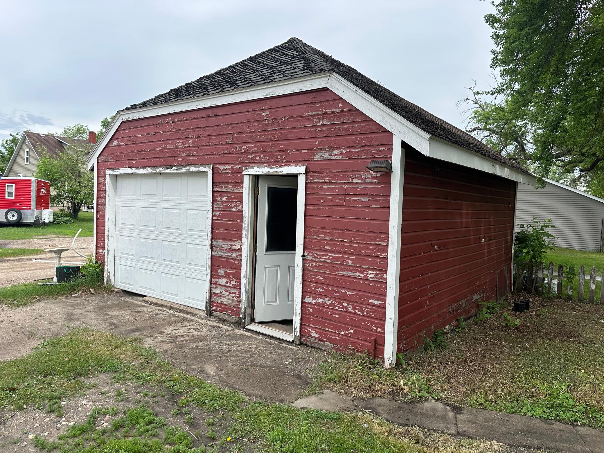 815 Main Avenue N Property Photo 20