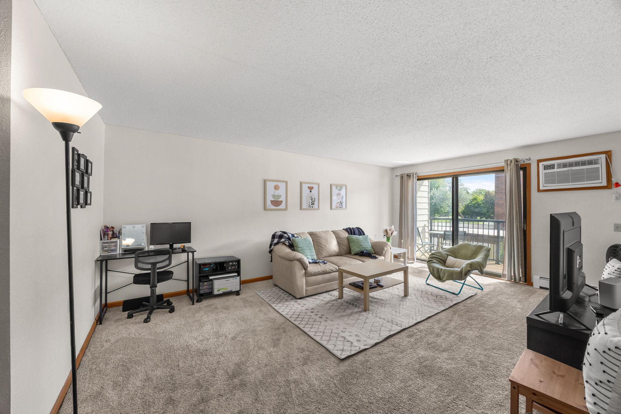 4 Pine Tree Drive 212 Property Photo 1