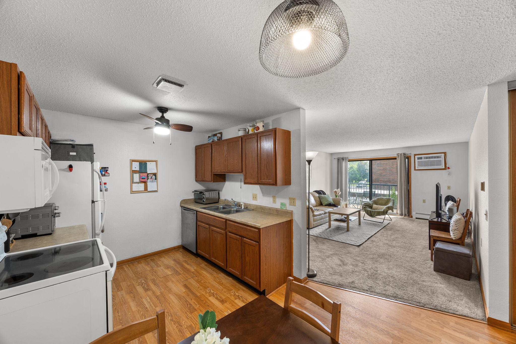 4 Pine Tree Drive 212 Property Photo 6