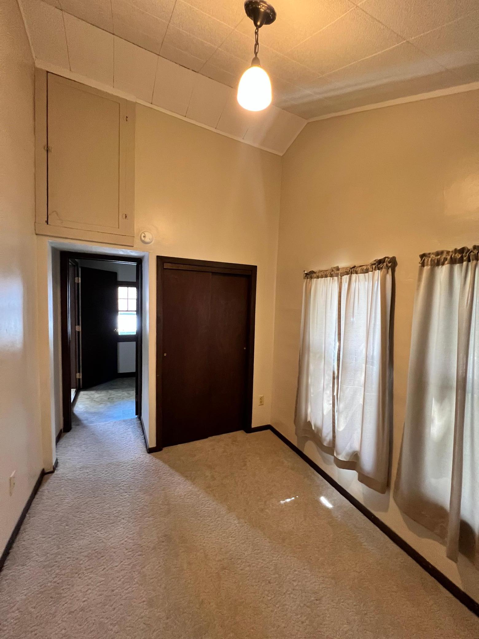 617 W 3rd Street Property Photo 3
