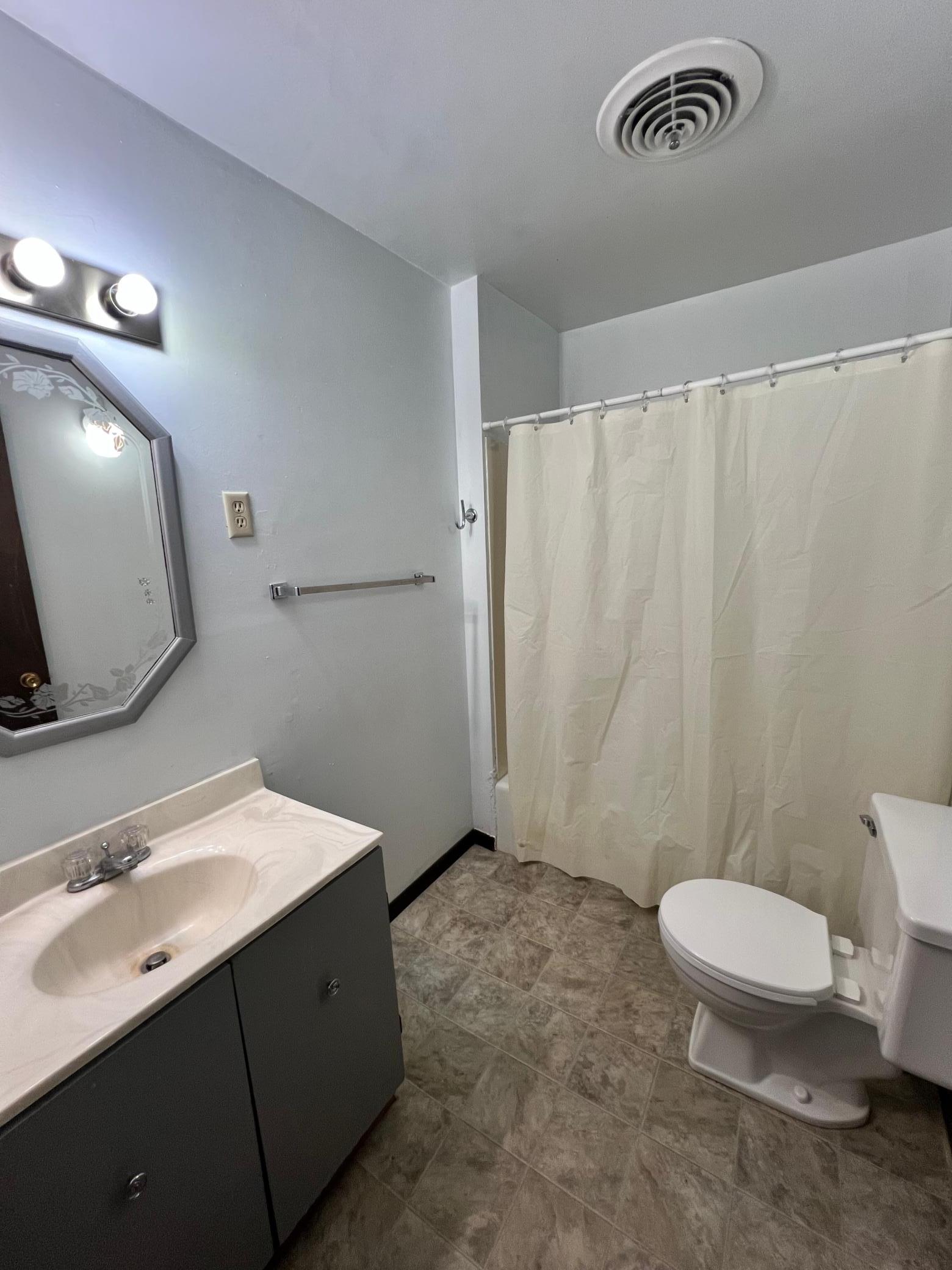 617 W 3rd Street Property Photo 7