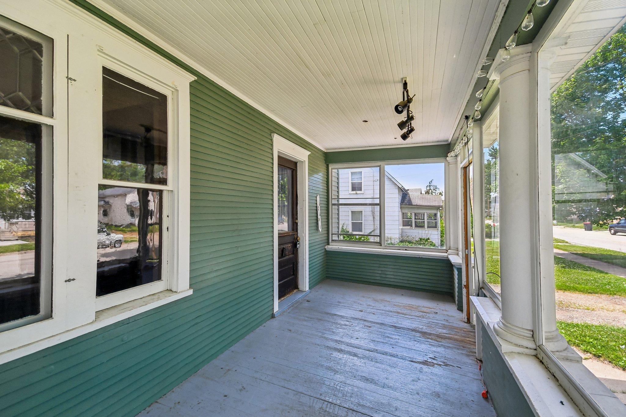 1715 Old West Main Street Property Photo 6