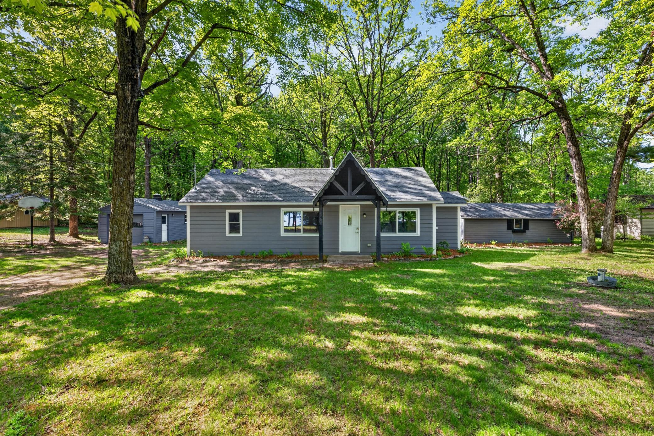 8612 Paradise Beach Road Property Photo 1