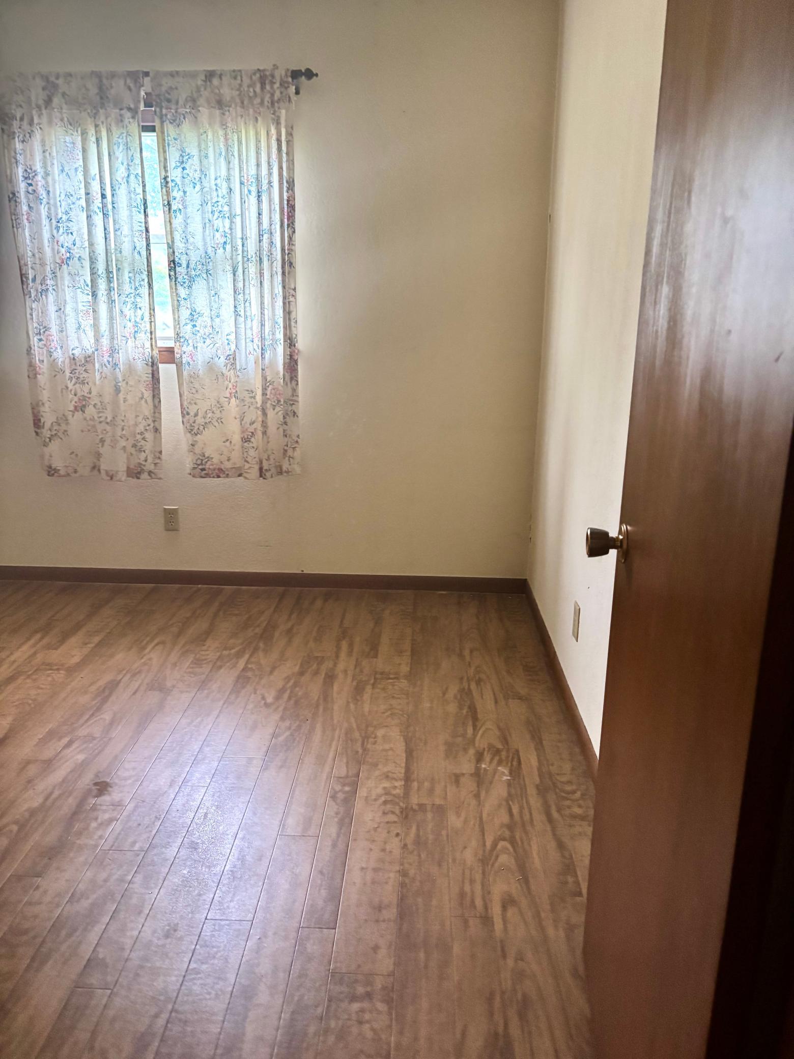 301 W 3rd Street Property Photo 6
