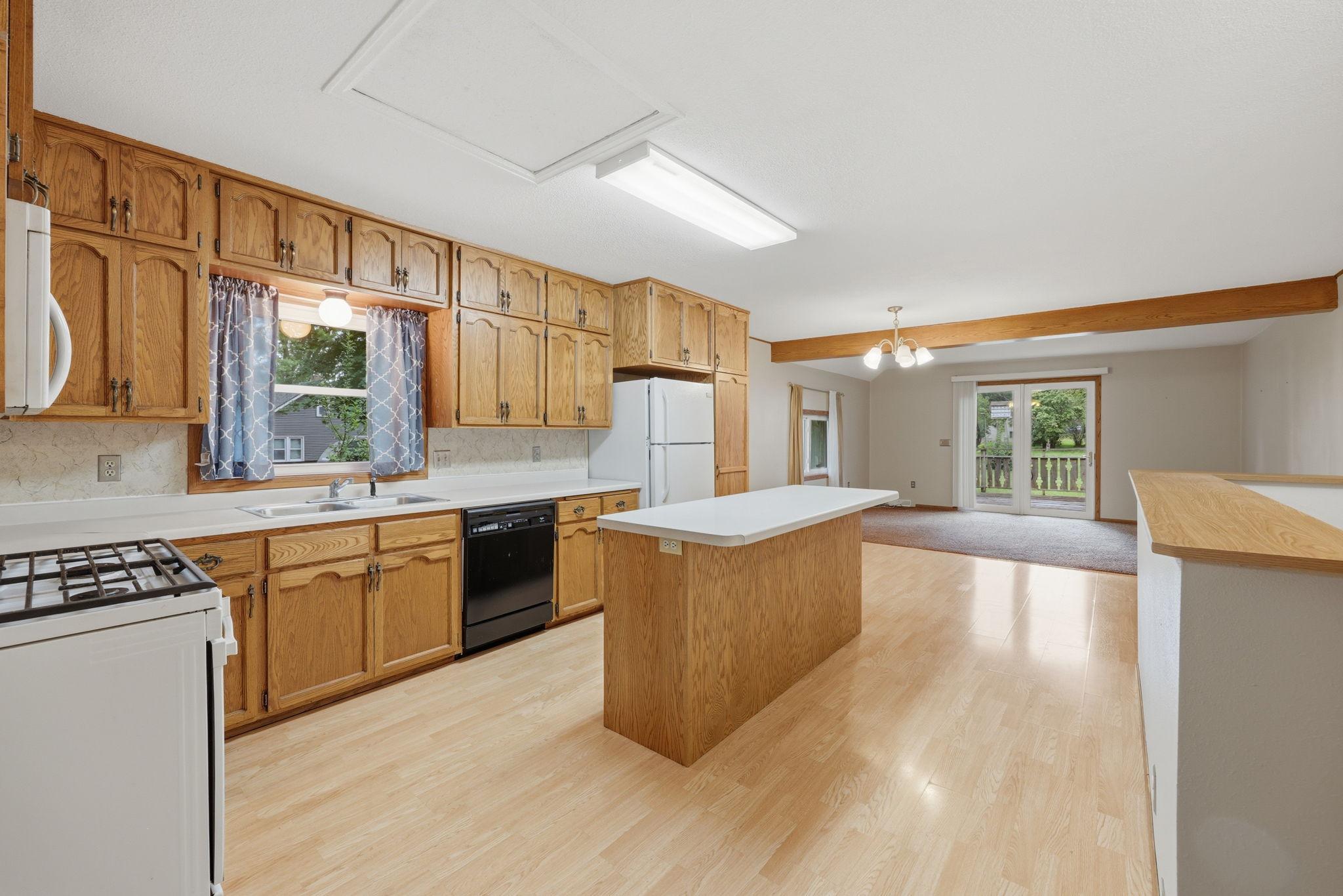 221 11th Street Property Photo 5