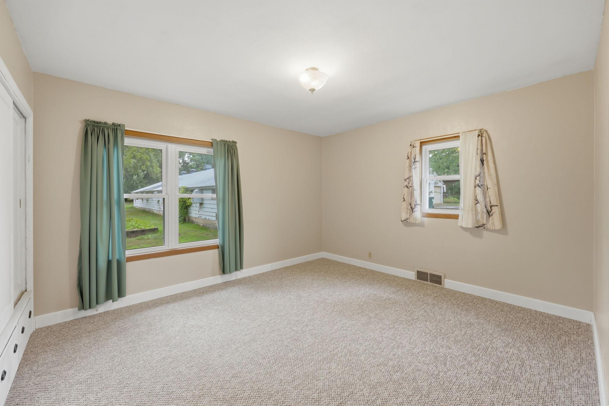 221 11th Street Property Photo 12