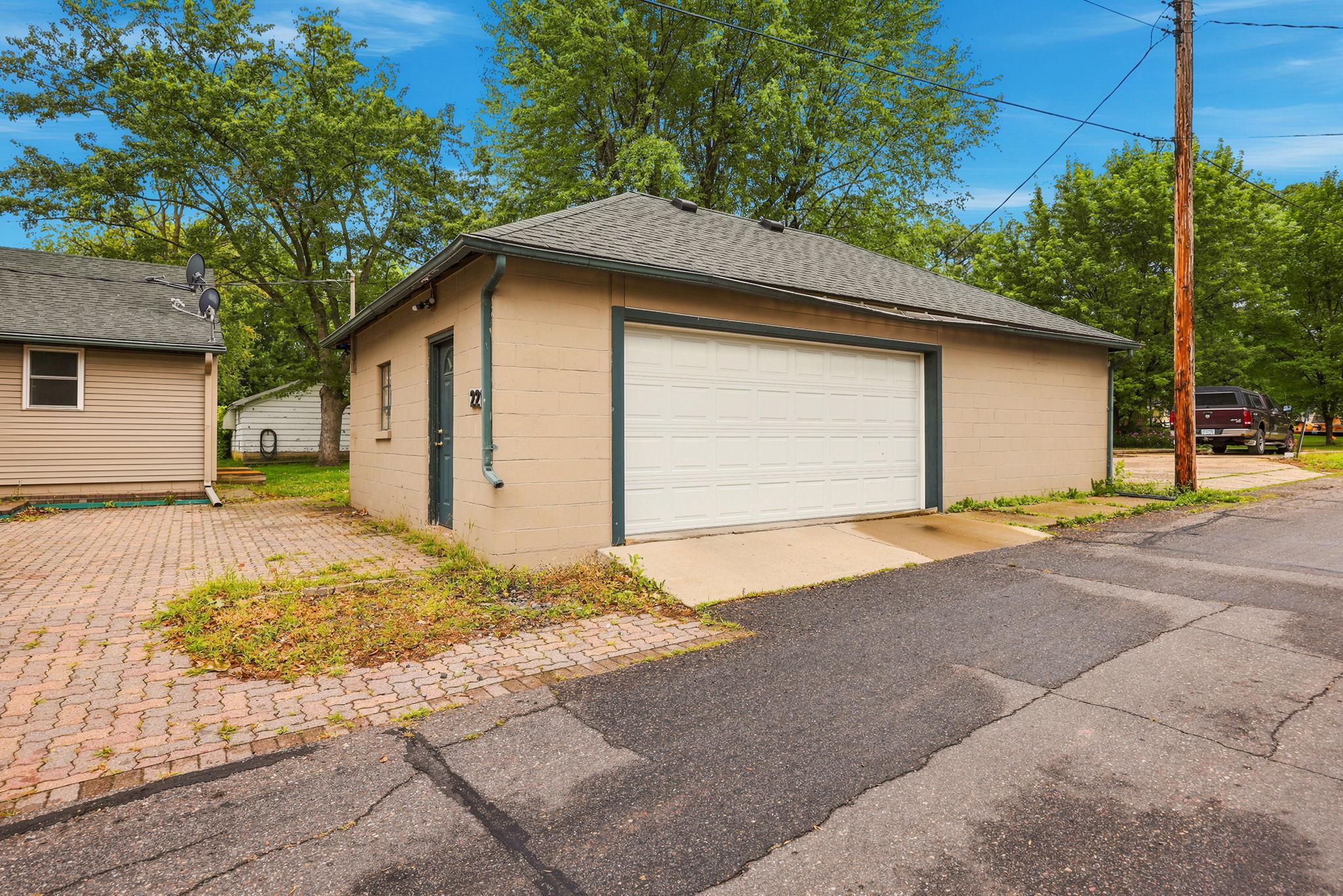 221 11th Street Property Photo 25