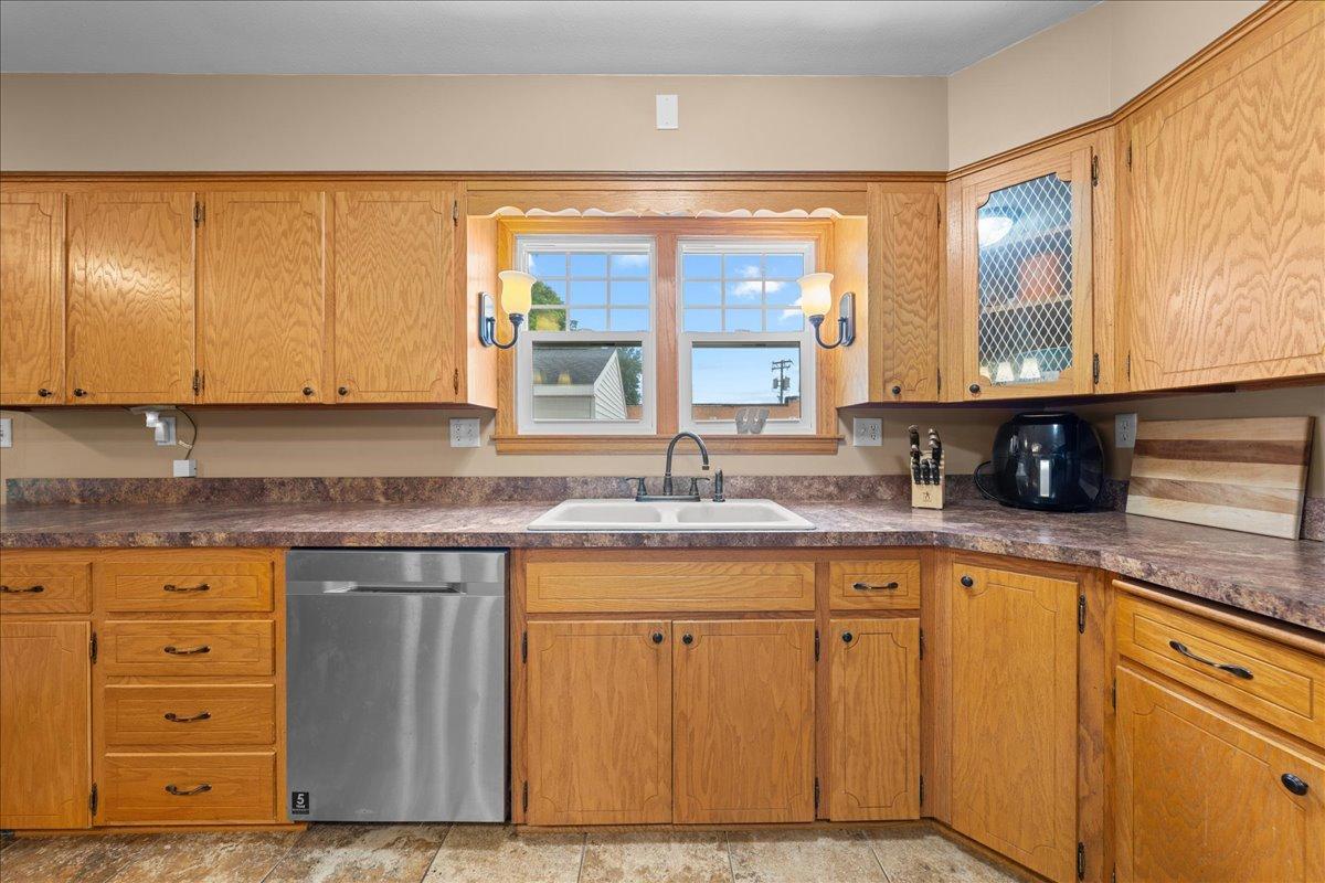 398 E Wall Street Property Photo 11